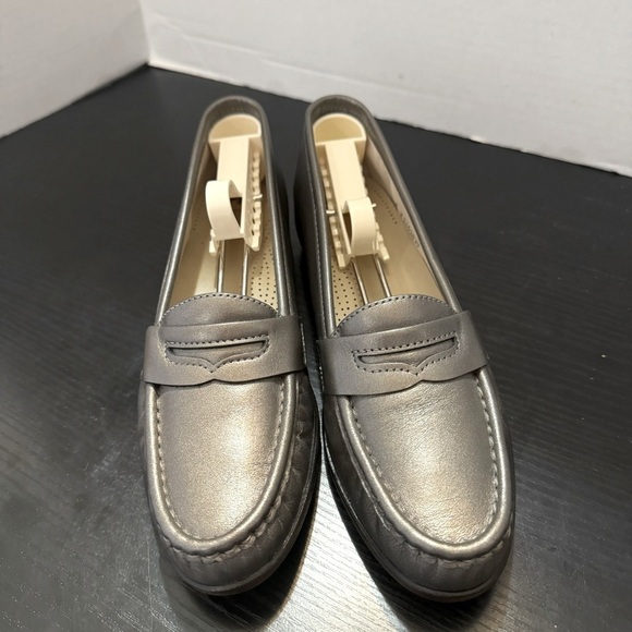 SAS Women’s Pewter Tripad Comfort Leather Slip-on Penny Loafers - Picture 1 of 9